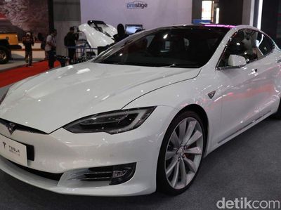 Tesla Model S P100D Hadir di Jakarta