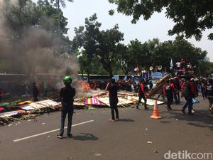 Polisi: Karangan Bunga untuk Ahok Dibakar karena Faktor Psikologis