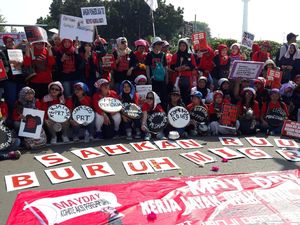 Massa Aksi May Day Mulai Padati Patung Kuda