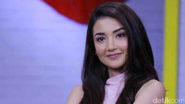 Tsania Marwa... Senyumanmu Itu Lho!