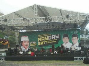 May Day, Buruh Kabupaten Pasuruan Diajak Ngaji Bareng Cak Nun