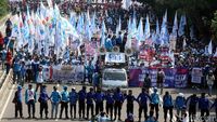 Buruh Gelar Aksi Long March