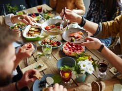 Berkunjung ke Spanyol, Turki dan Denmark, Ini Aturan Makan Unik yang Perlu Dipatuhi (2)