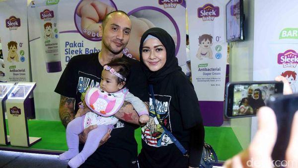 Melihat Keluarga Bahagia Gary Iskak-Richa Novisha