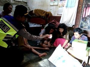 Cerita Sepasang Buruh Tani Renta dan 4 Anaknya yang Lumpuh