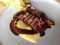 Makan Siang Spesial dengan White Fish Carpaccio dan Prime Short Rib Lezat di Akira Back