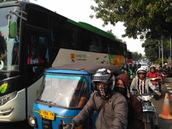 Massa Buruh Mulai Tinggalkan Balai Kota, Jalanan Dibuka