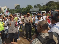 Cek May Day di GBK, Kapolda Metro Joget Maumere