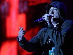 Eminem Ditangkap Polisi?