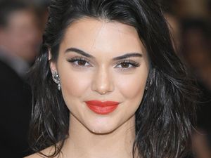 10 Tips Makeup dari Victor Henao, MUA Favorit Kendall Jenner