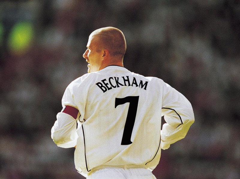 6 Oct 2001: David Beckham of England during the World Cup Group 9 Qualifier between England and Greece at Old Trafford in Manchester, England. England sealed qualification after the game ended 2-2. \ Mandatory Credit: Ben Radford /Allsport