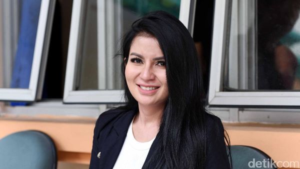 Five Vi Tanpa Riasan Tebal