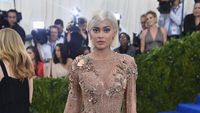 Foto: 15 Gaya Paling Seksi Kylie Jenner yang Mencuri Perhatian
