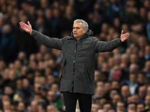 Mourinho: Siapapun Bek Tengahnya, Dia Akan Tampil Mati-matian untuk MU