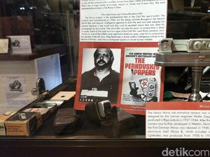 Ada Kamera Mata-mata James Bond di Museum Ini