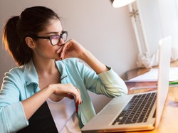 Mulai Diberlakukan, Apa Saja Efek Work From Home bagi Kesehatan?