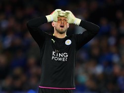 Kasper Bakal Jadi Schmeichel Kedua di Old Trafford?