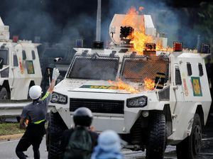 Demo Menuntut Presiden Venezuela Mundur Berujung Ricuh