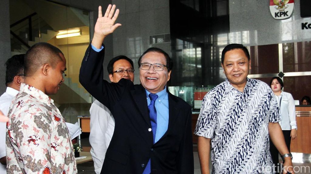 Rizal Ramli Diperiksa KPK Terkait Kasus BLBI Rizal Ramli Diperiksa KPK Terkait Kasus BLBI