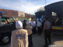 Siswa SMP 1 Kaliori Rembang Berangkat Ujian Naik Truk Polisi
