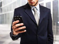 Begini Cara Tampil Berkelas di Lingkungan Kerja