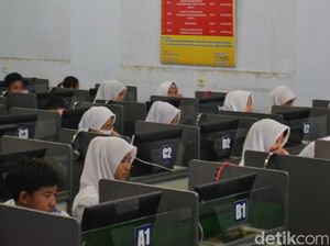 62 SMP di Rembang Ikuti UN Pakai Kertas dan Pensil 62 SMP di Rembang Ikuti UN Pakai Kertas dan Pensil