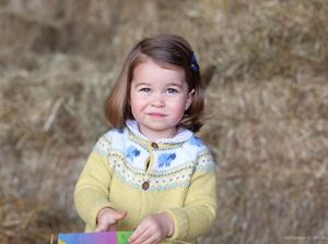 Dipakai Putri Charlotte, Cardigan Rp 300 Ribuan Ini Habis Terjual Dipakai Putri Charlotte, Cardigan Rp 300 Ribuan Ini Habis Terjual