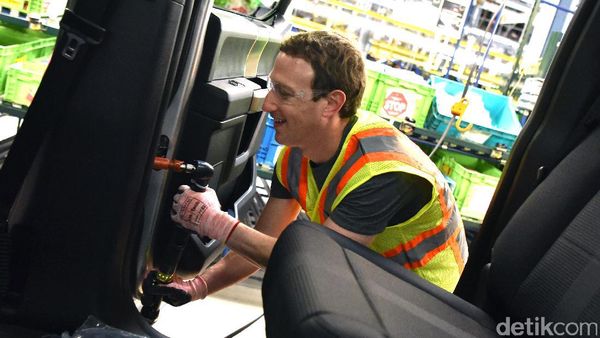 Mark Zuckerberg Jadi Pekerja di Pabrik Mobil