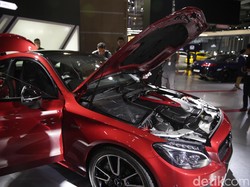 Menjajal Mobil Performa Mercy di Sirkuit Sepang