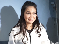 Foto Romantis di Jepang, Luna Maya dan Kekasih Sudah Prewedding?