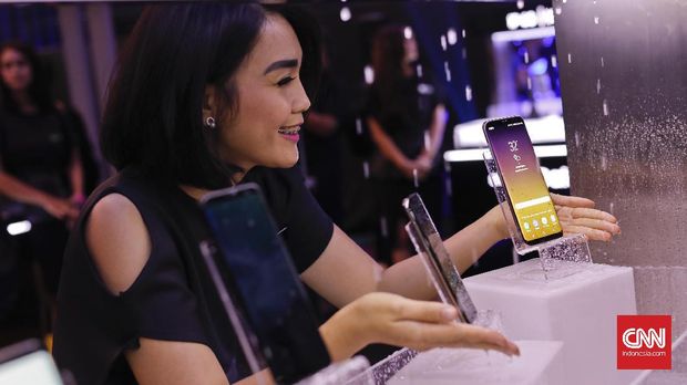 Siasat Membeli <i>Smartphone</i> untuk Generasi Millennial