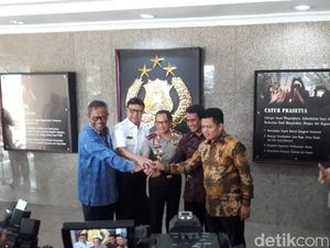 Satgas Pangan Ungkap Penyimpangan Gula Rafinasi di Makassar Satgas Pangan Ungkap Penyimpangan Gula Rafinasi di Makassar