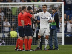 Ronaldo ke Wasit: Apakah Gol Pertamaku Offside?