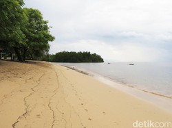 Pantai Pasir Putih Atapupu di Atambua, Serasa Pantai Pribadi