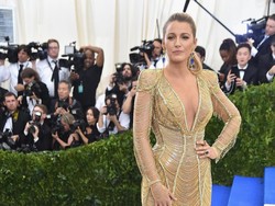Foto: Perhiasan Rp 46 Miliar yang Dipakai Blake Lively di Met Gala