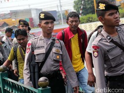 Razia Preman di Pasar Minggu, 20 Orang Diangkut Satpol PP