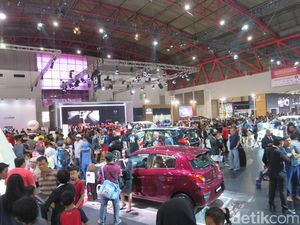 April 2017, Ada IIMS Banyak Mobil Baru Bertaburan di Tanah Air