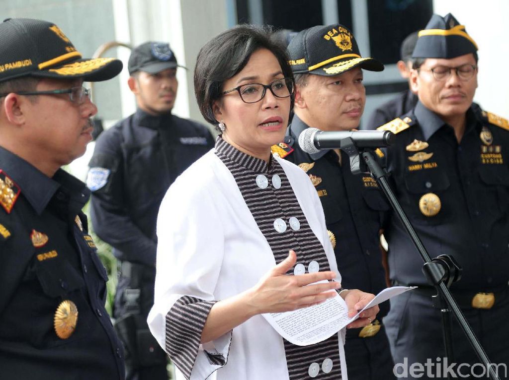 Tarif Tak Naik Tapi Setoran Bea Cukai Lampaui Target, Kok Bisa? Tarif Tak Naik Tapi Setoran Bea Cukai Lampaui Target, Kok Bisa?