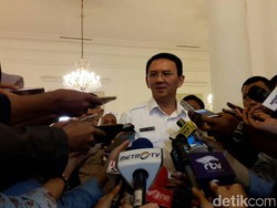 Sandiaga Kaji Parkir Meter, Ahok: Mungkin Ada Ormas Tak Dapat Duit