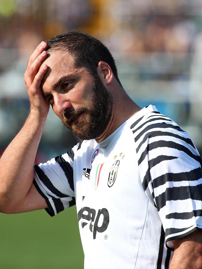 Jangan Nilai Kontribusi Higuain Hanya Sebatas Gol
