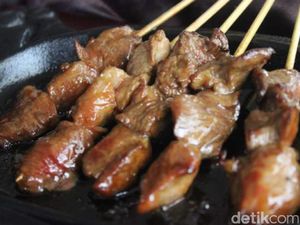 Koffie Tijd: Menikmati Kelezatan Sate Pak Kromo Dalam Suasana Kolonial