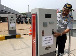 Sistem Parkir Elektronik Tak Hapus Pekerjaan Juru Parkir