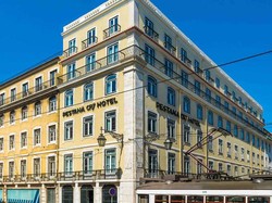 Hotel Ronaldo, Namanya Sudah Bikin Turis Foto-foto