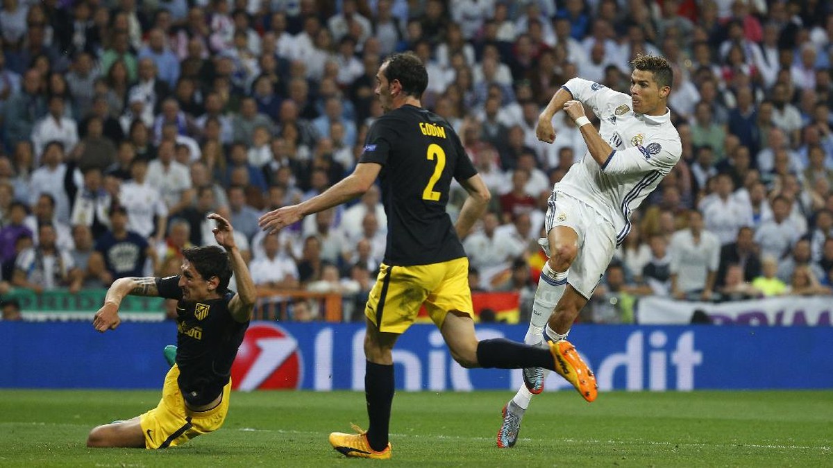 Ronaldo kala mencetak gol ke gawang Atletico Madrid musim lalu (Action Images via Reuters / Paul Hanna Livepic)