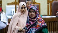 Dua Artis Ini Bersaksi di Sidang Siti Fadilah