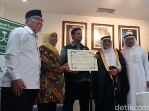 Jelang Ramadan, Kedubes Saudi Berikan 250 Ton Kurma untuk Indonesia Jelang Ramadan, Kedubes Saudi Berikan 250 Ton Kurma untuk Indonesia
