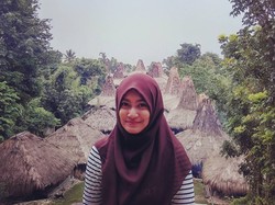 Berawal dari Model Hijab, Wanita Cantik Asal Cilacap Ini Jadi Mualaf