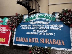 Ini Tanggapan Humas Polda Jatim Soal Karangan Bunga di Mapolda