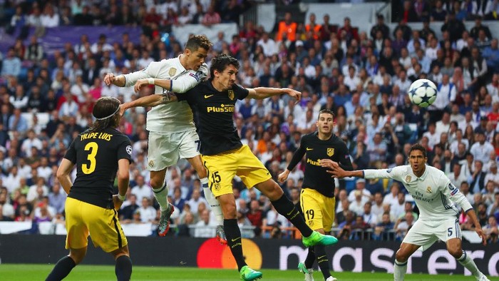 Real Madrid vs Atletico Madrid di leg pertama lalu (Foto: Clive Rose/Getty Images) Real Madrid vs Atletico Madrid di leg pertama lalu (Foto: Clive Rose/Getty Images)