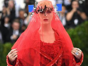 Merokok Sembarangan di Met Gala, Selebriti Dikritik Donatur